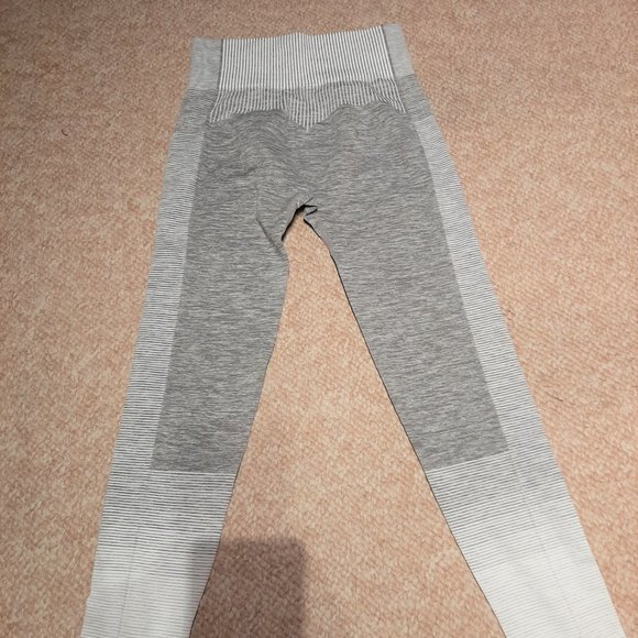 New Fitness Compression Leggings. - Picture 5 of 13